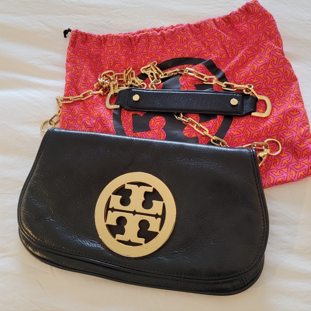 TORY BURCH REVA LOGO CONVERTIBLE CLUTCH BAG WITH CHAIN